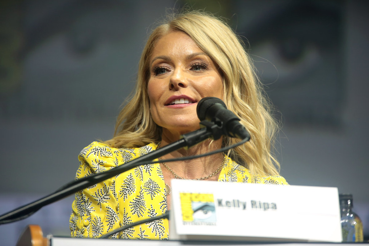 Kelly Ripa speaking at comic con, Photo Credit: Google