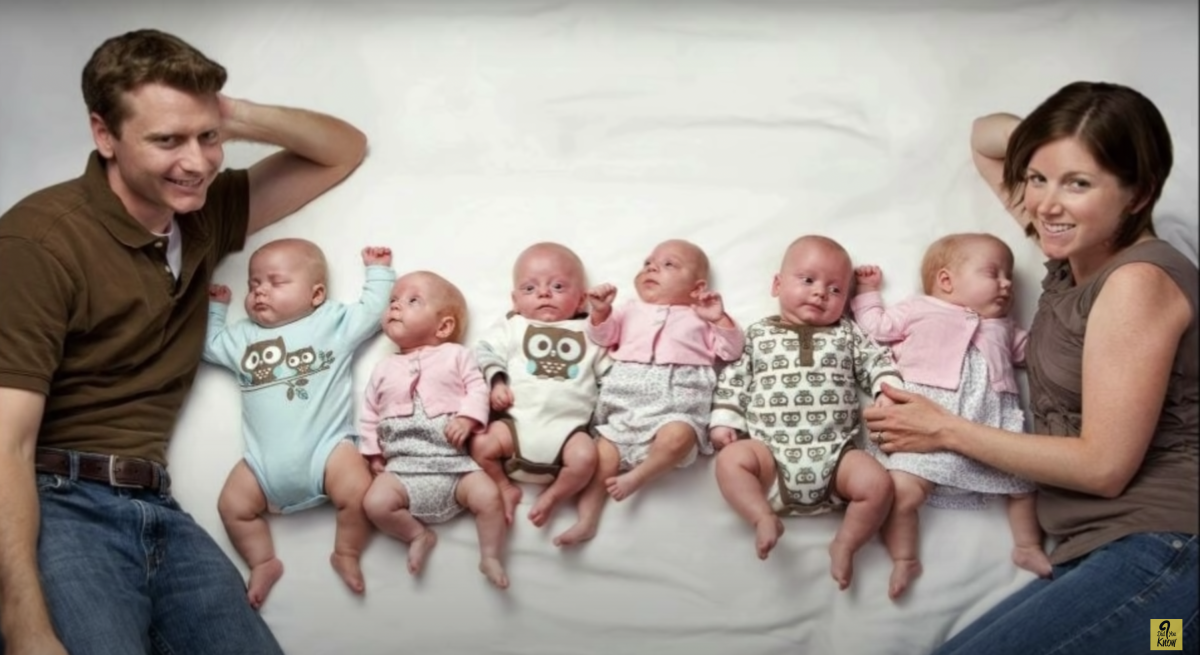 Laura Perkins and her husband posing with their newborn sextuplets, Photo Credit: Did You Know